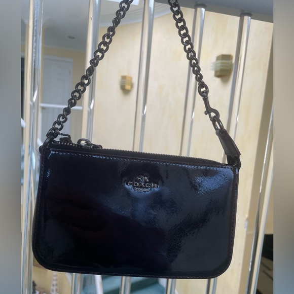 Coach Oxford patent wristlet with gunmetal chain - Picture 2 of 6